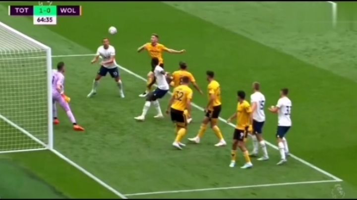  南特定位球配合默契高空轰炸敲开对手城池