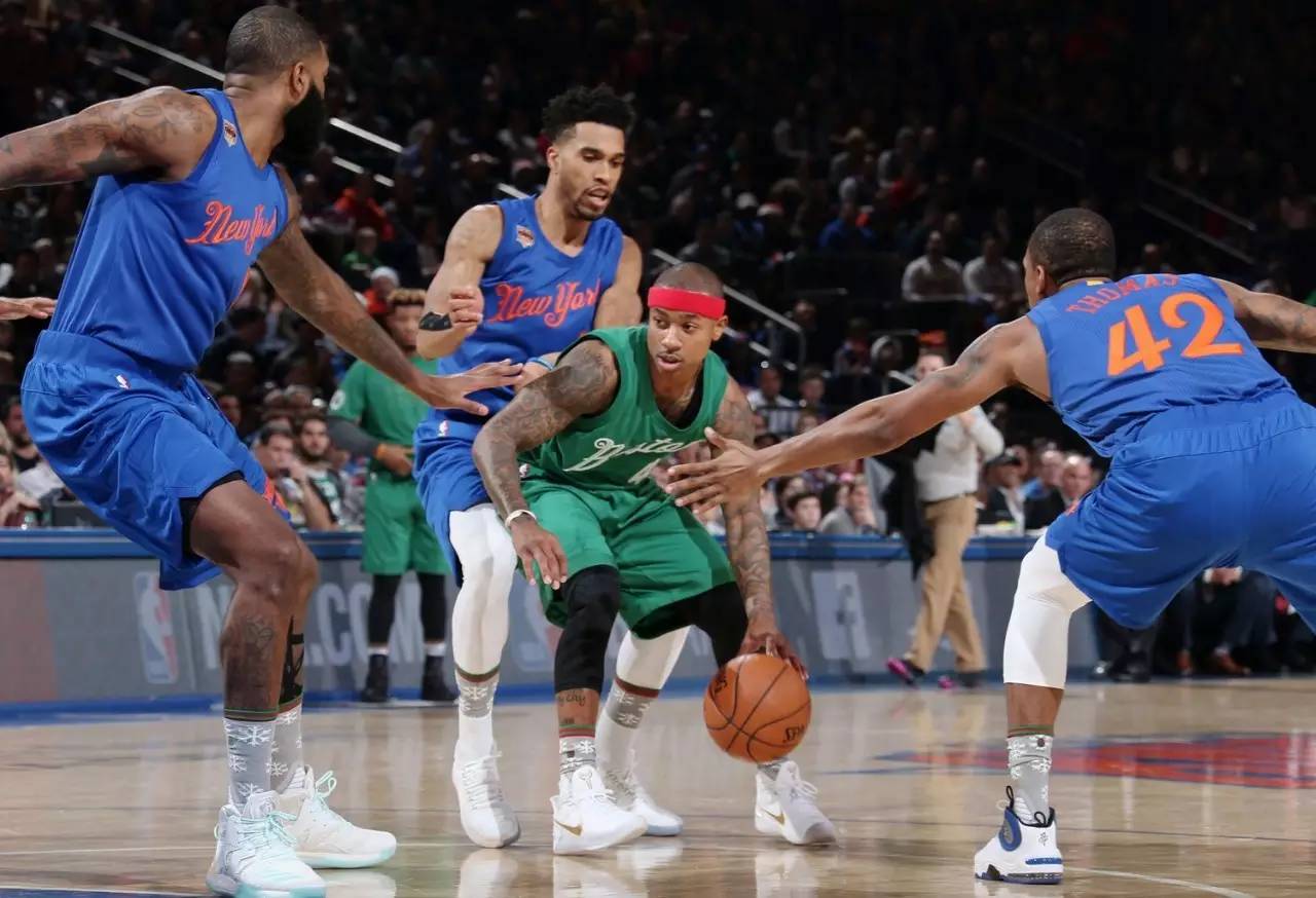  布朗森高效砍分尼克斯主场险胜步行者保席位