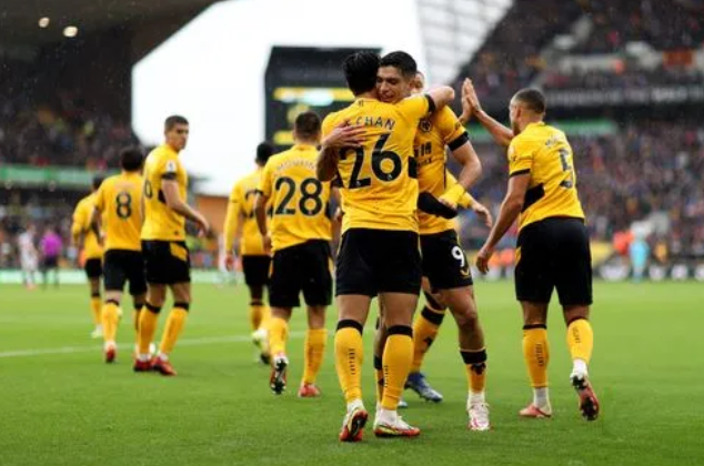 狼队定位球战术显神威客场力克劲敌